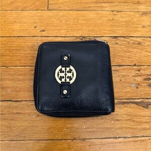 Tory Burch Black Leather Zip Wallet
